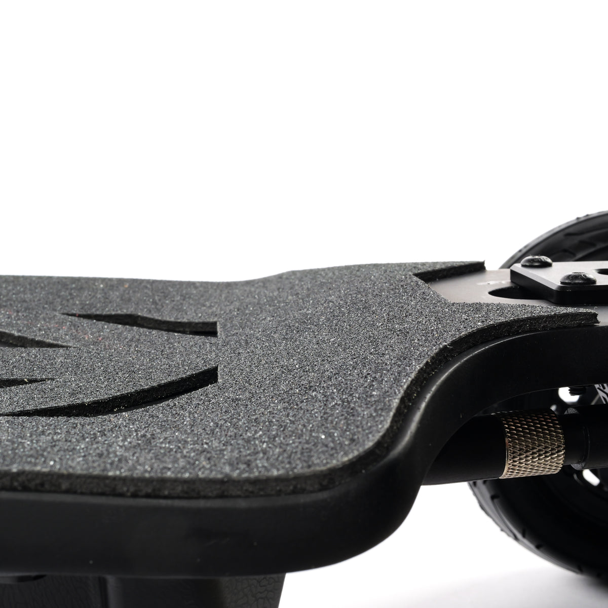 ONSRA BLACK CARVE 4 AT deck and grip close-up