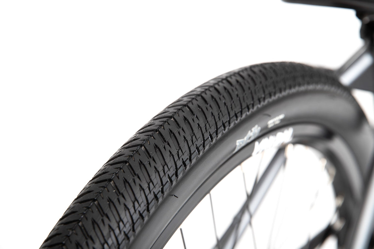 ONSRA VANDAL electric bike tire tread close-up